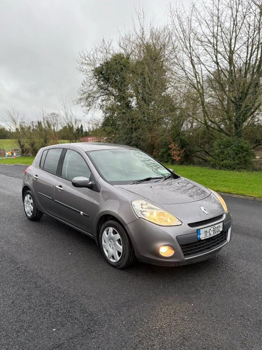 2011 Renault Clio, 1.5L Diesel. NEW NCT - Image 1