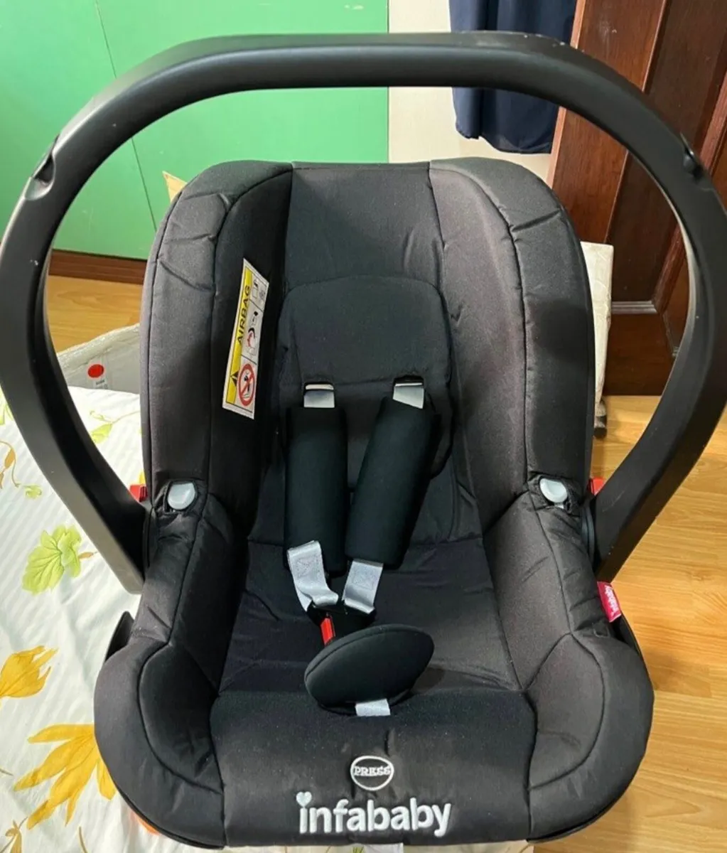 Car seat and base only!! - Image 2