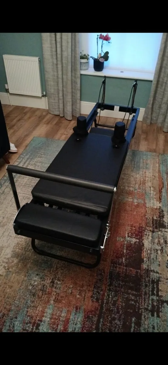 Reformer pilates machine - Image 1