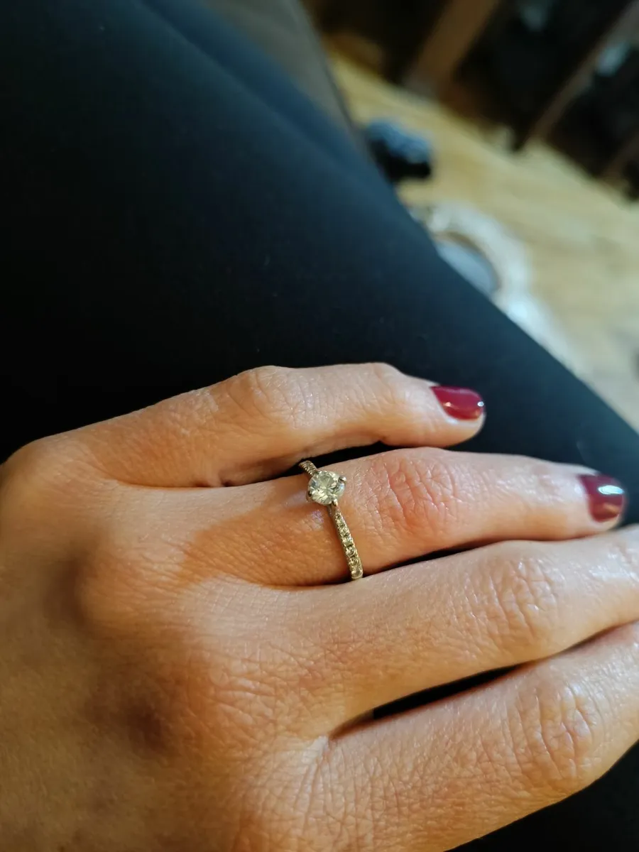 Engagement ring - Image 1