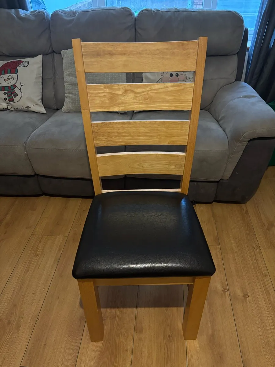 Dinning table and 6 chairs. Delivery in Tuam - Image 3