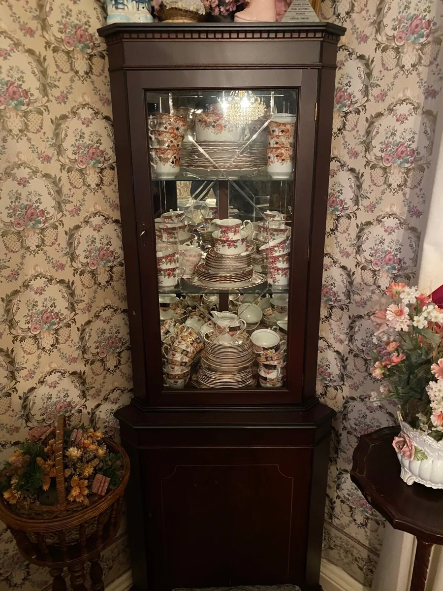 Lighted Glass Display Cabinet / China Unit - Image 1