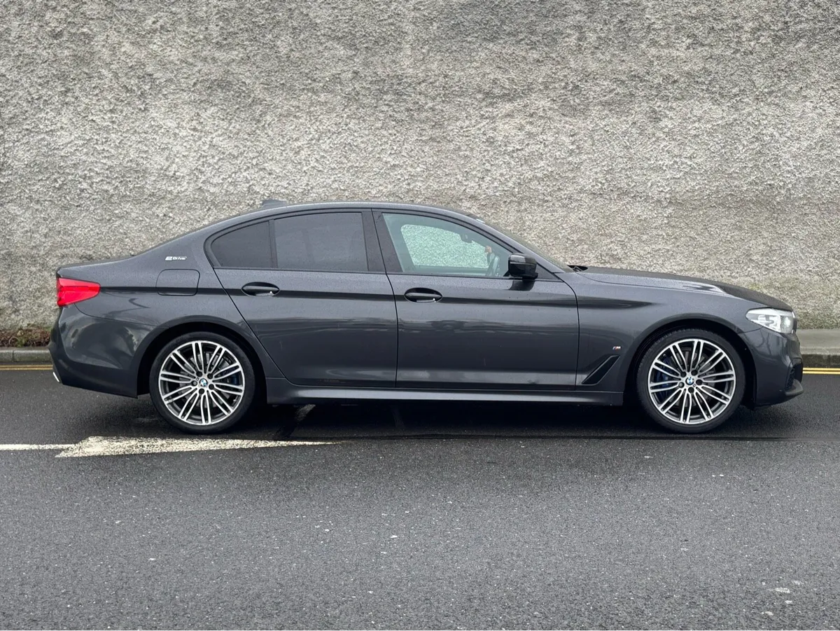 BMW 530e M-SPORT €21k *FSH *2 YEAR NCT *HIGH SPEC - Image 4