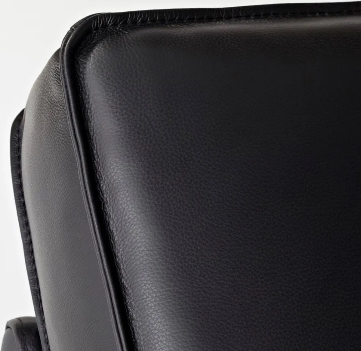 4 seater leather sofa - Image 3