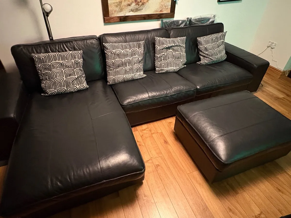 4 seater leather sofa - Image 1