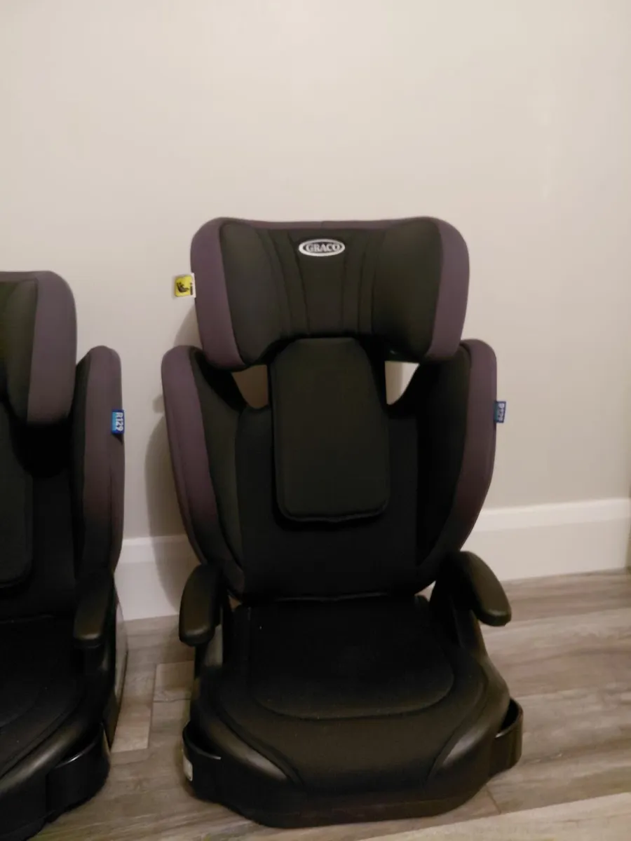 4 child / infant Car seats for sale - Image 1