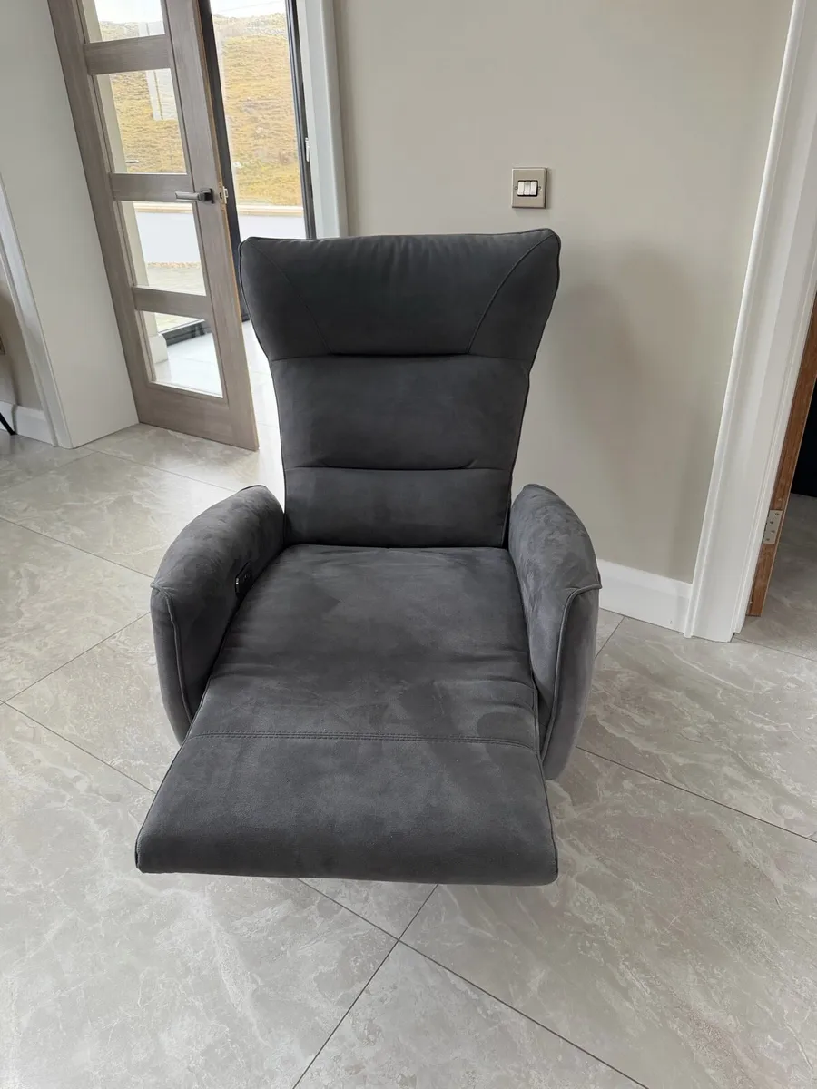 Electric Chair - Image 2