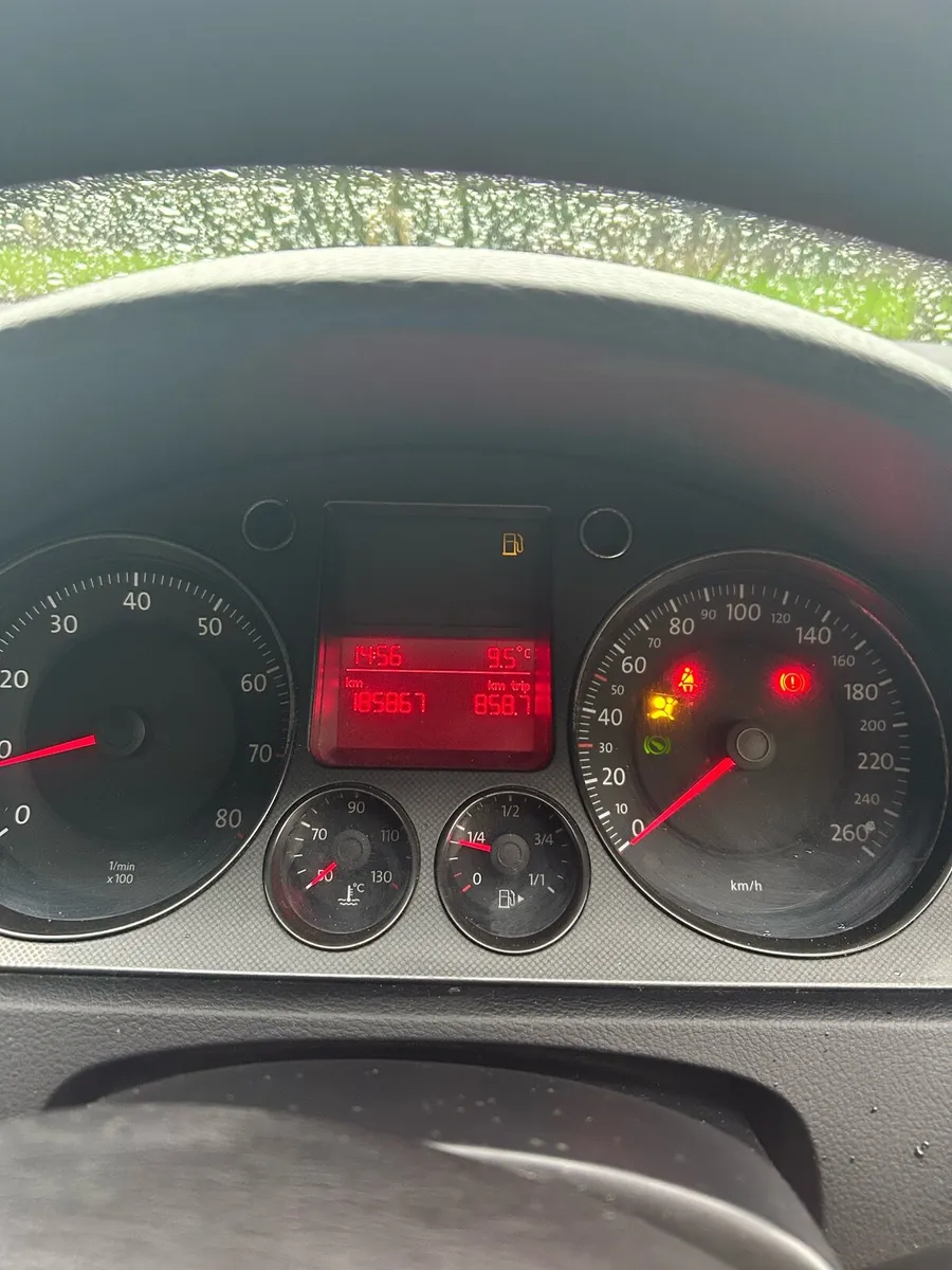 Volkswagen Passat 1.6 FSI - Image 3