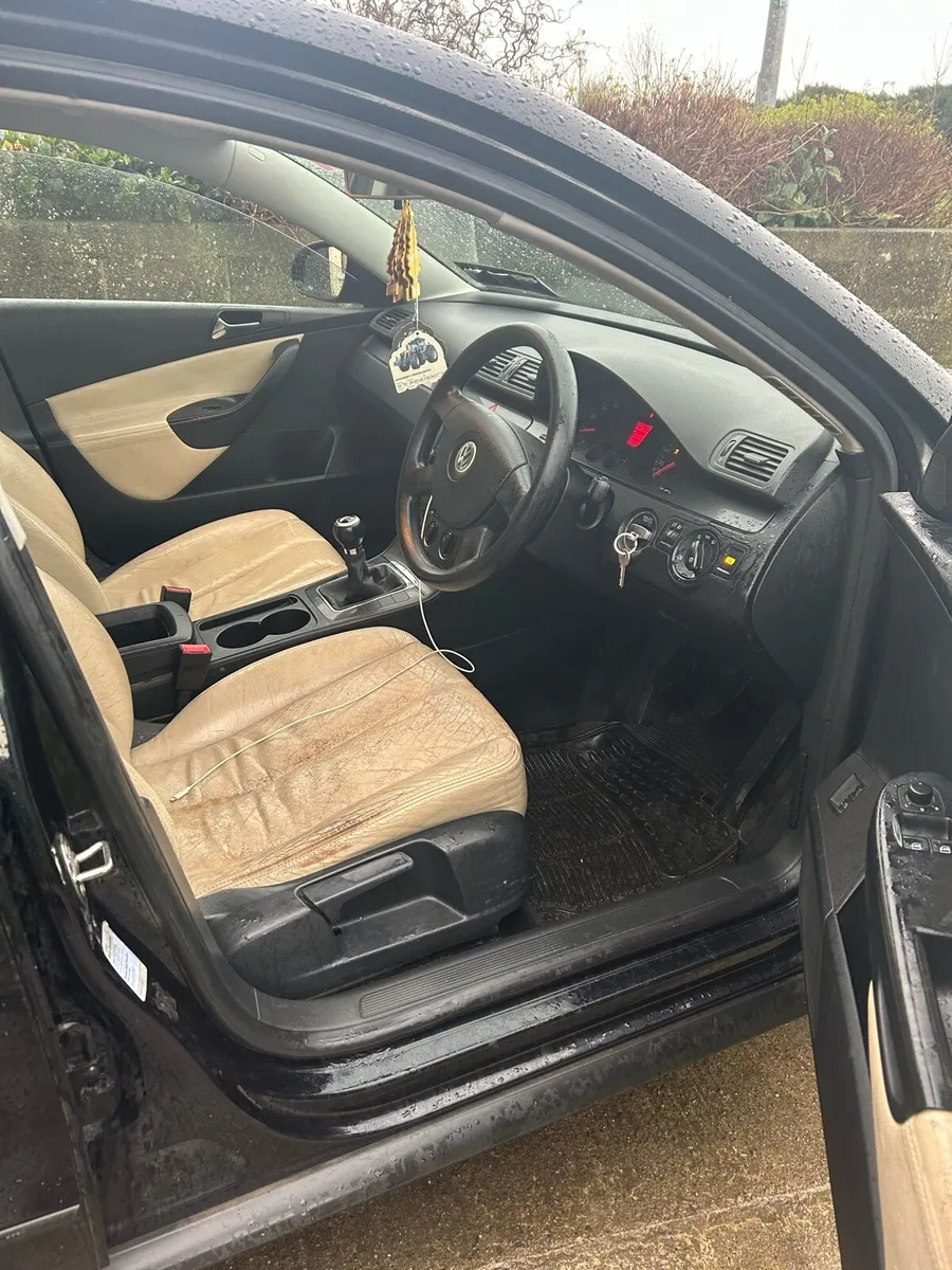 Volkswagen Passat 1.6 FSI - Image 4