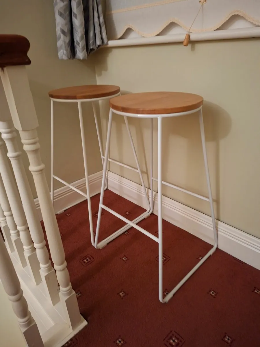 Pair of bar stools - Image 1