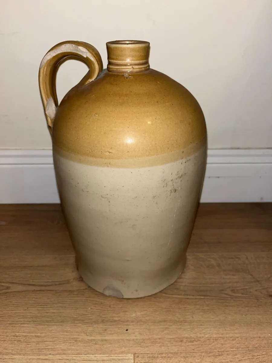 Stoneware flagon - Image 2