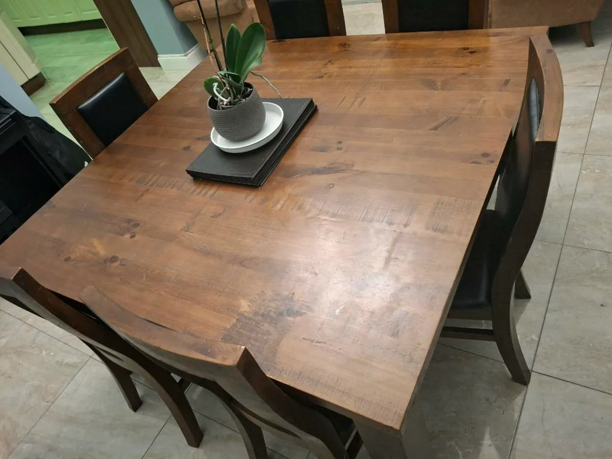 Dining table and chairs - Image 1