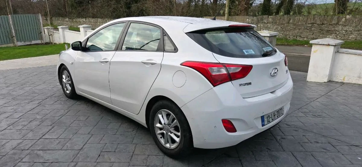 2012 White Hyundai i30 Diesel - Image 4
