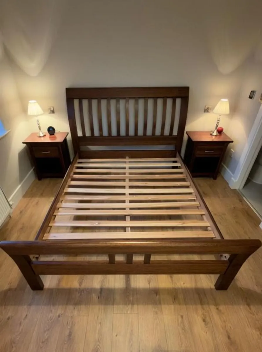 King Size Bed and 2 Bedside Lockers - Image 1