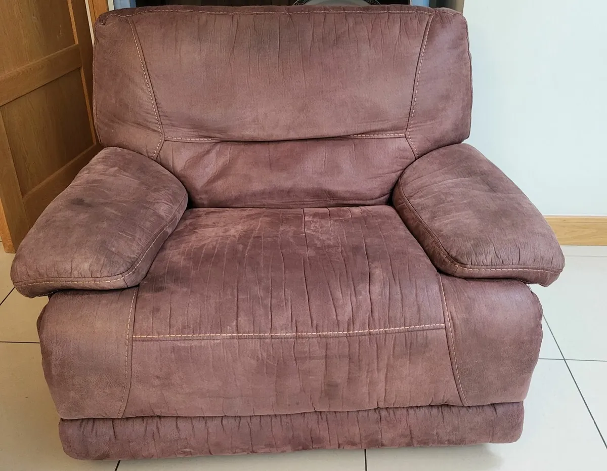 Couch and recliner - Image 2