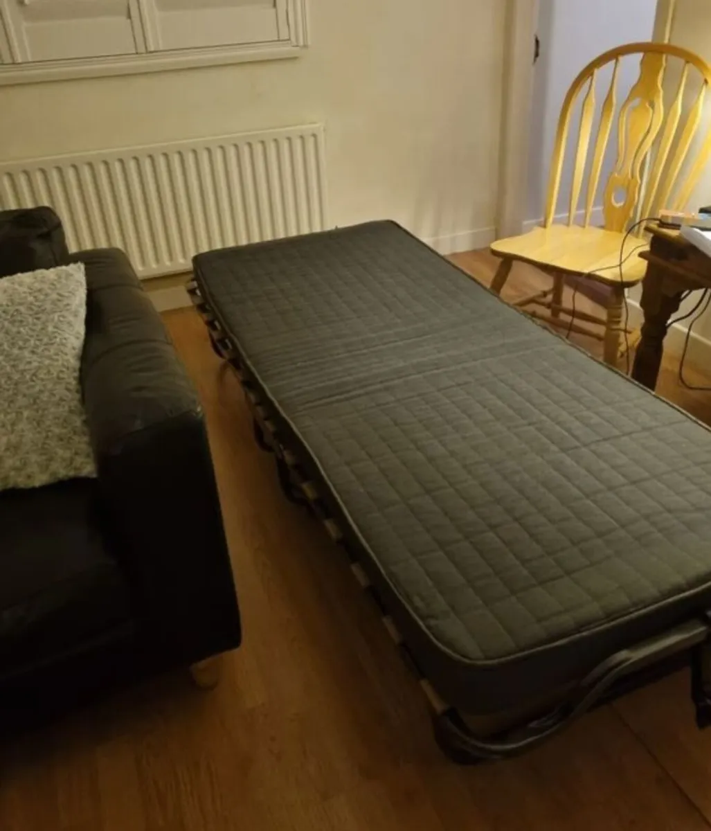 Fold up bed - Image 2