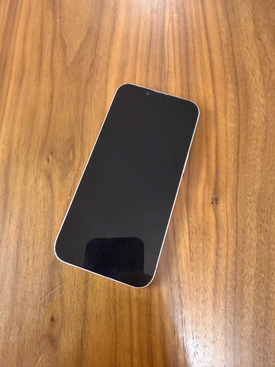 iPhone 13 - Image 2