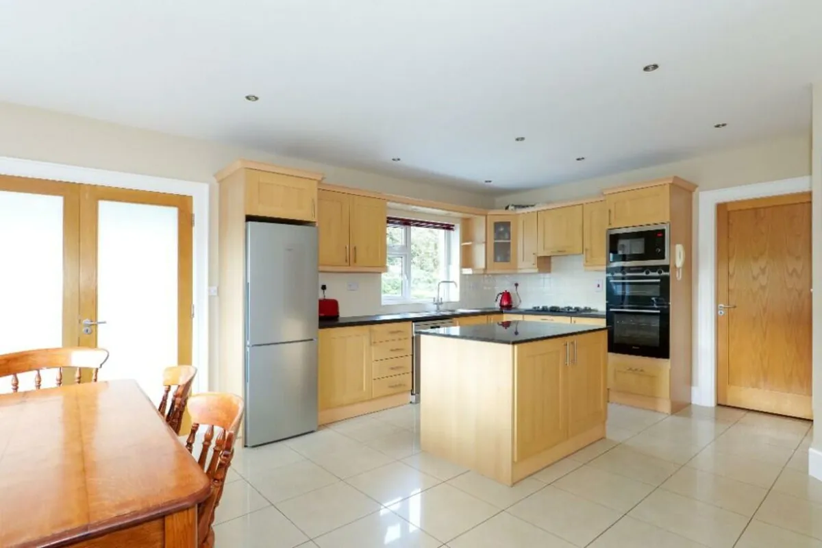 3 bedroom detached house to rent - Image 3