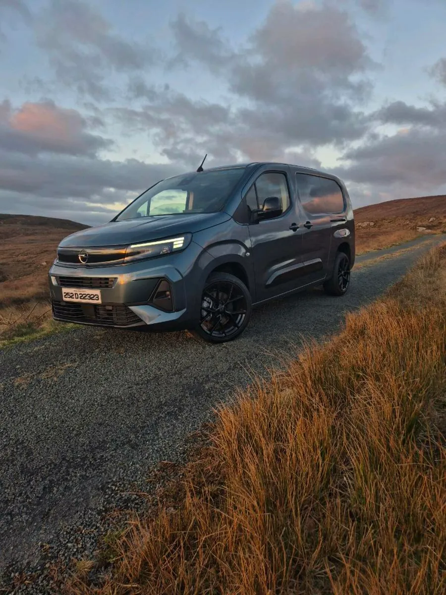 252 Opel Combo 3y Warranty Matrix LED no vat - Image 1