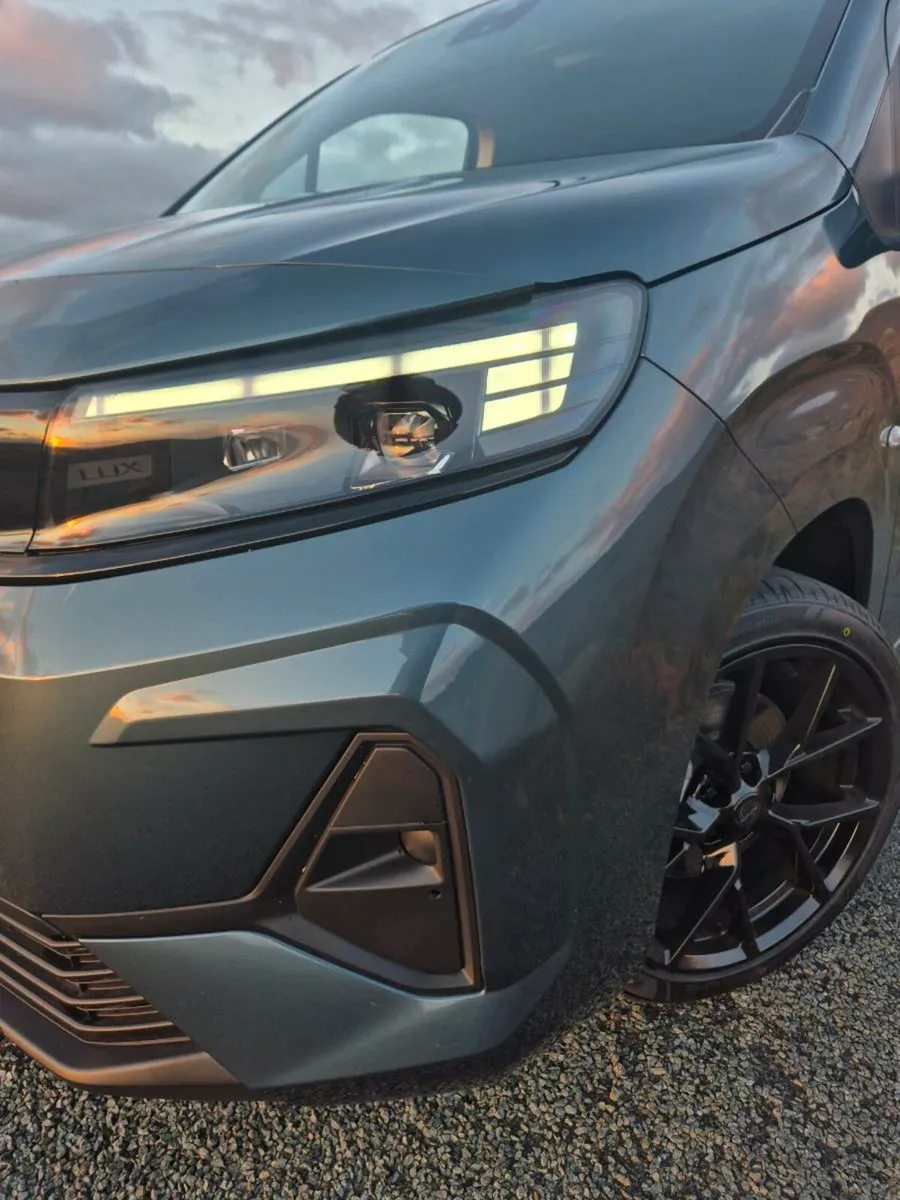 252 Opel Combo 3y Warranty Matrix LED no vat - Image 2