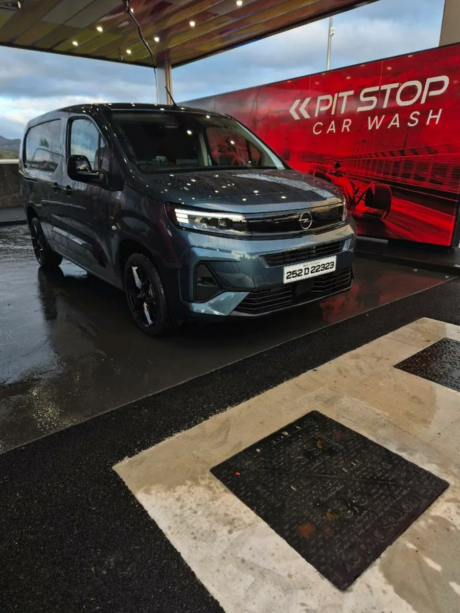 252 Opel Combo 3y Warranty Matrix LED no vat - Image 3