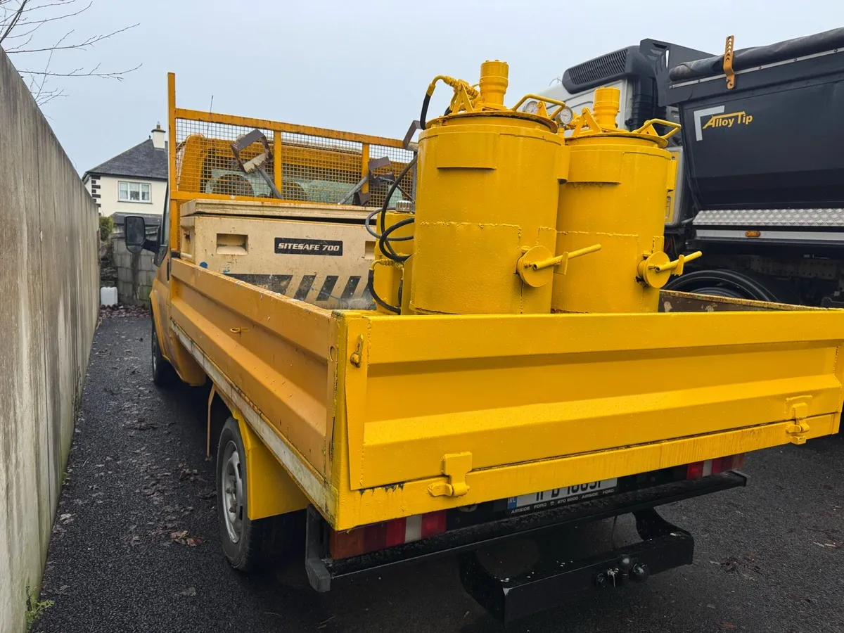Thermoplastic line marking set up on ford transit - Image 3