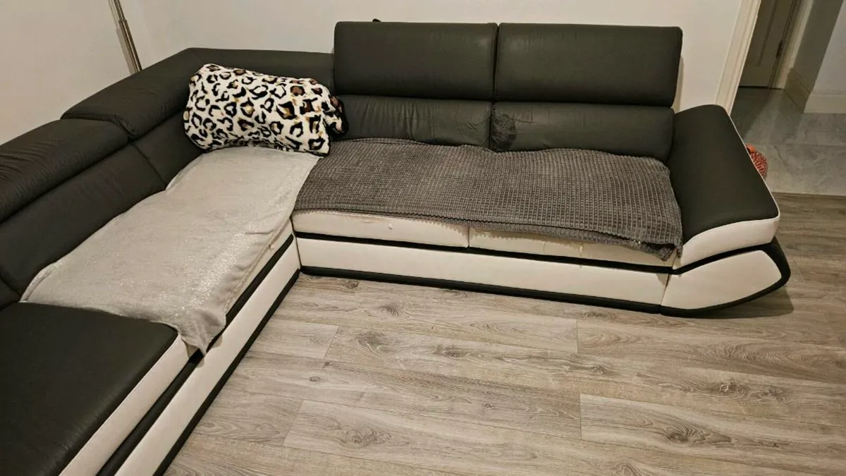 Corner sofa bed - Image 1