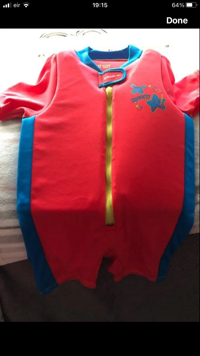 Girls life suit age 2/3 €10 - Image 1