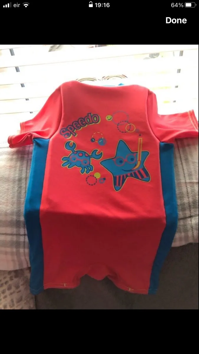Girls life suit age 2/3 €10 - Image 2