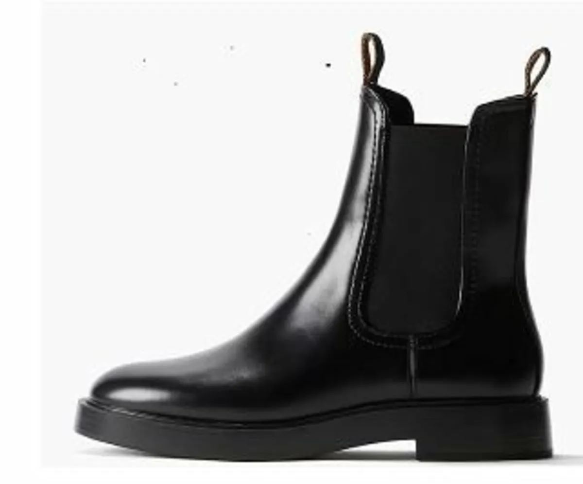 H&M  Ladies Chelsea boots - Image 4