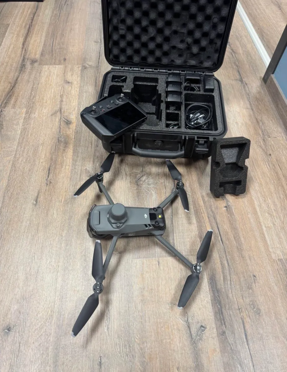 DJII Mavic Pro 3 Enterprise Drone - Image 3