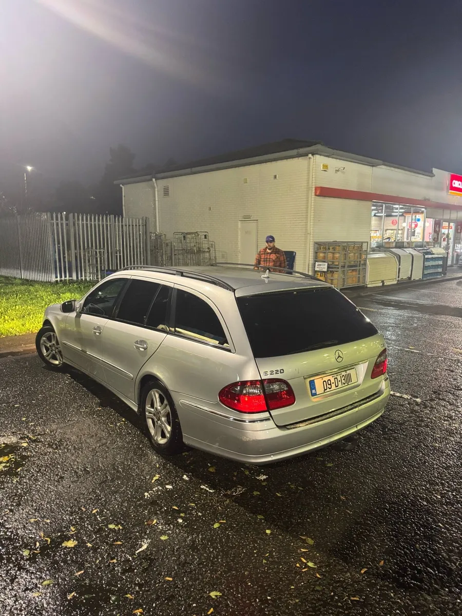 Mercedes e220 CDI estate - Image 2