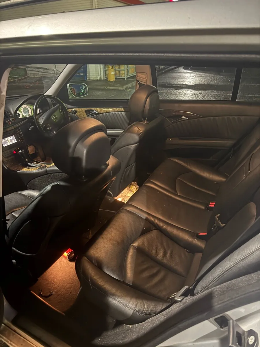 Mercedes e220 CDI estate - Image 4