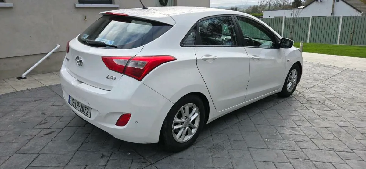 2012 White Hyundai i30 Diesel - Image 3