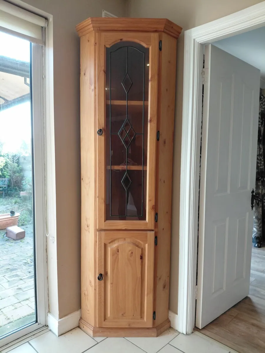 Corner glass display unit - Image 2