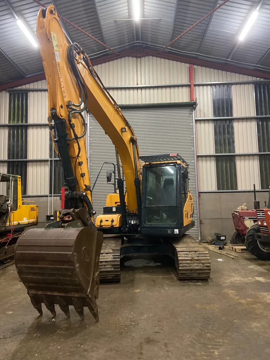 Hyundia 140HX - Image 3