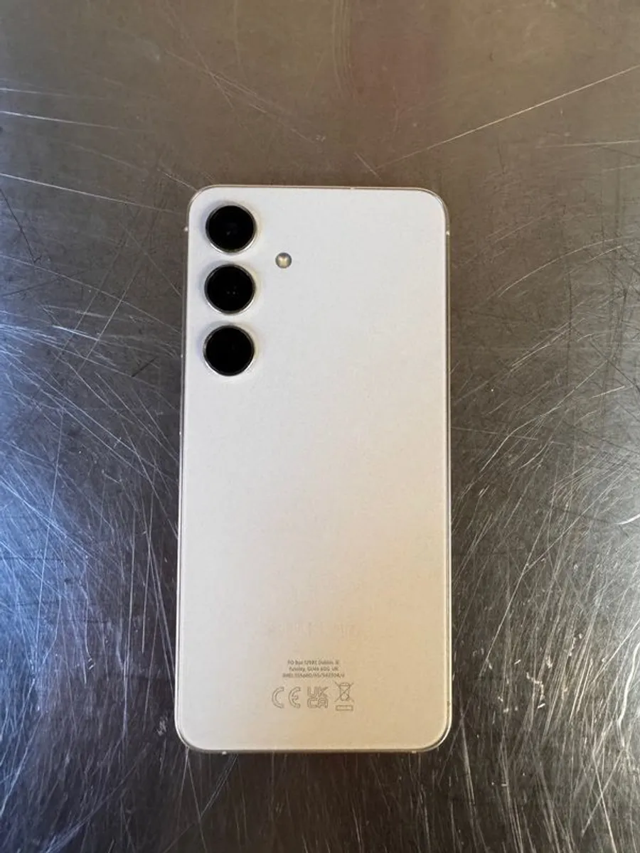 Samsung S24 - Image 1