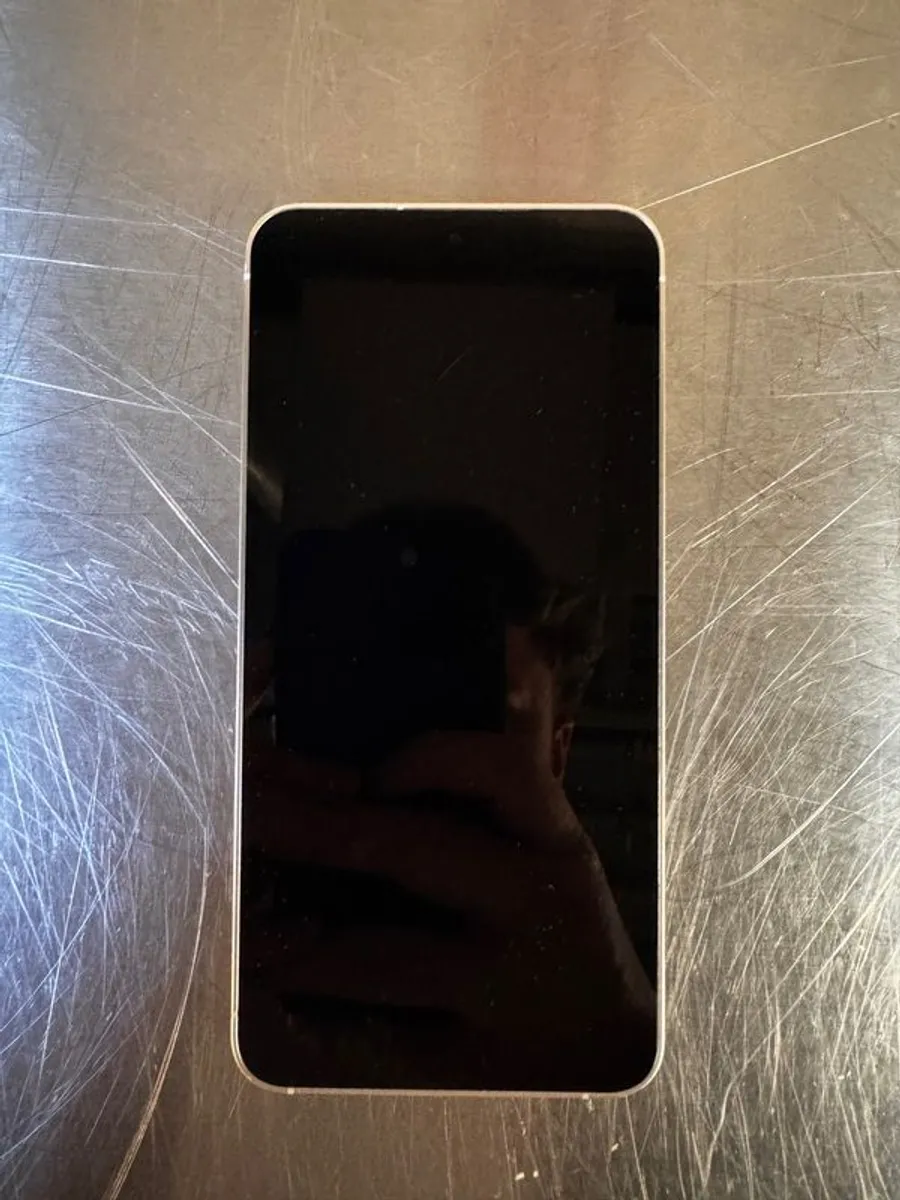 Samsung S24 - Image 2