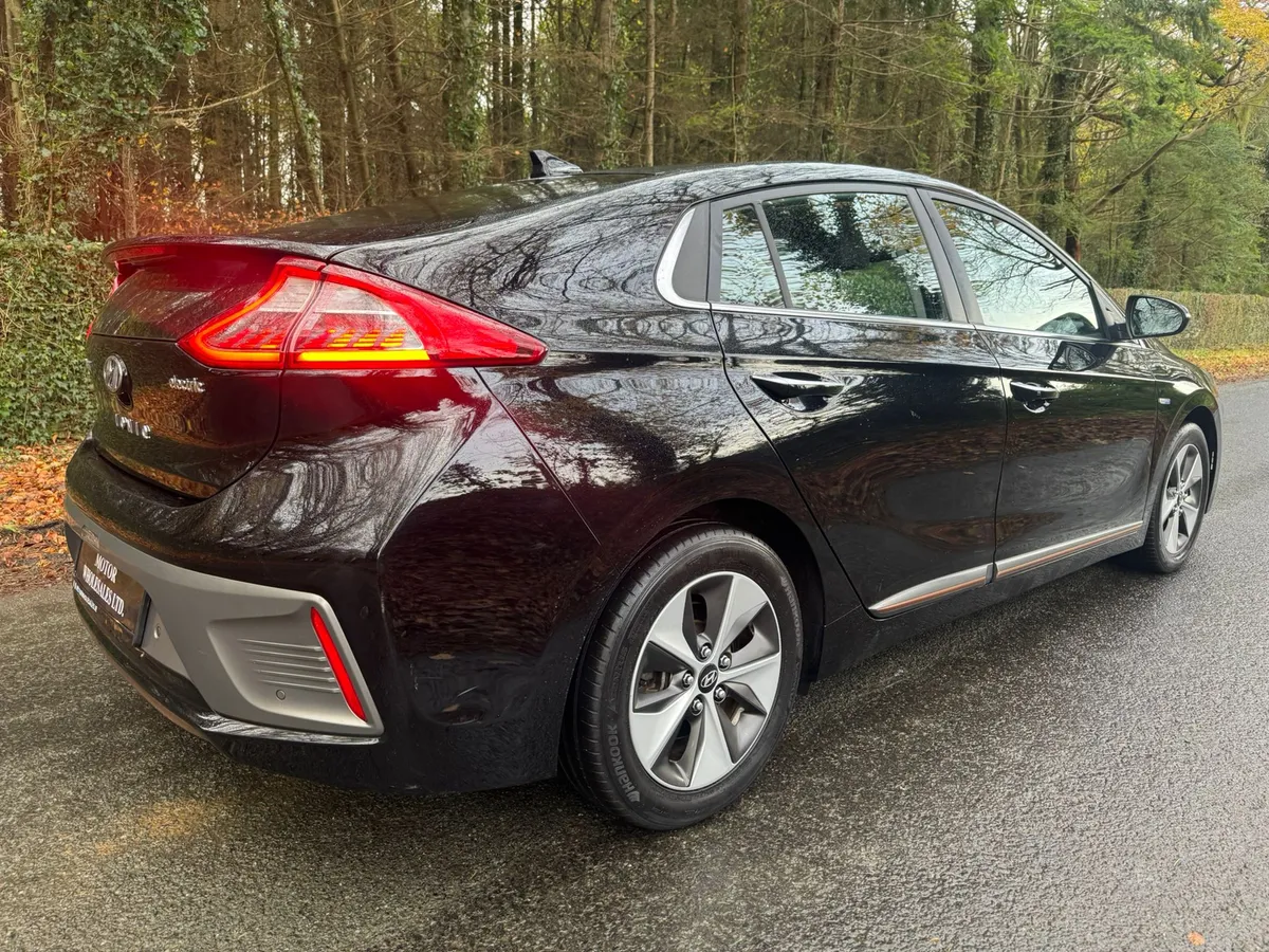 181 HYUNDAI IONIQ EV 28KWH LOW KMS - Image 4