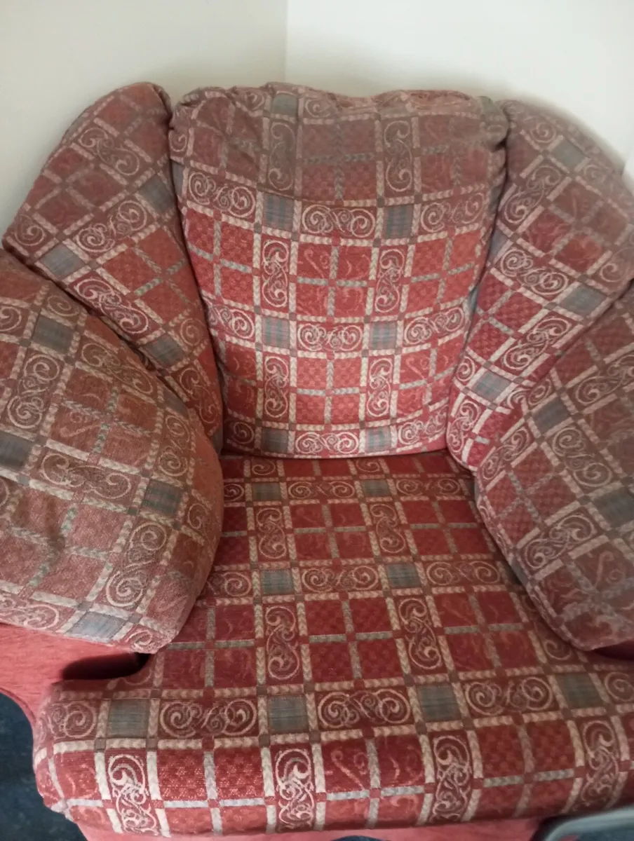 Free sofa and 2 armchairs - Image 1
