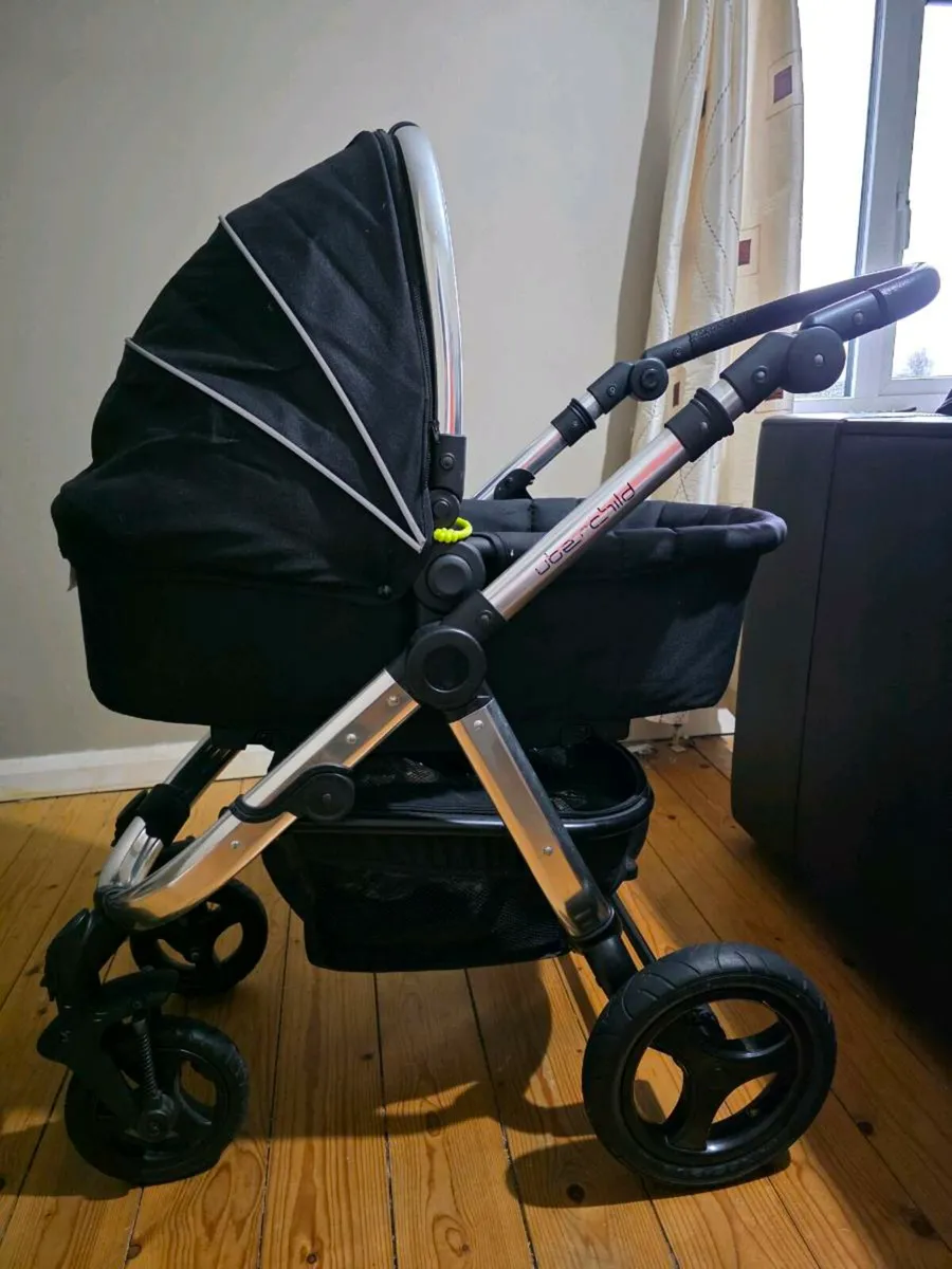 2 in 1 pushchair and pram - Image 1
