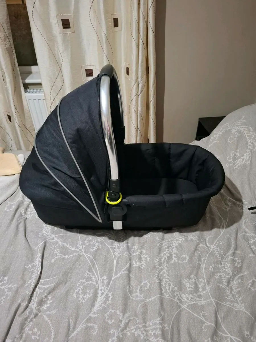 2 in 1 pushchair and pram - Image 4