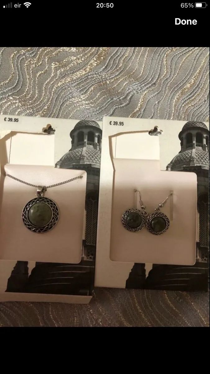 Ladies stunning necklace and matching earrings €50 - Image 3