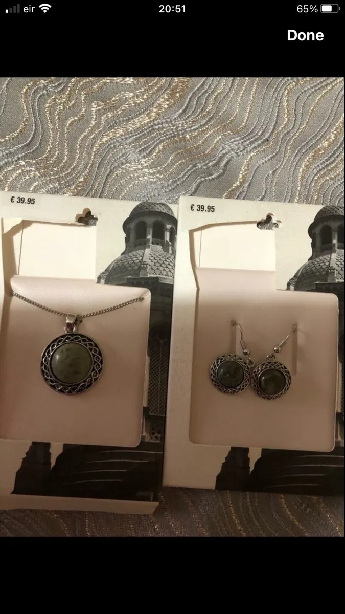 Ladies stunning necklace and matching earrings €50 - Image 4