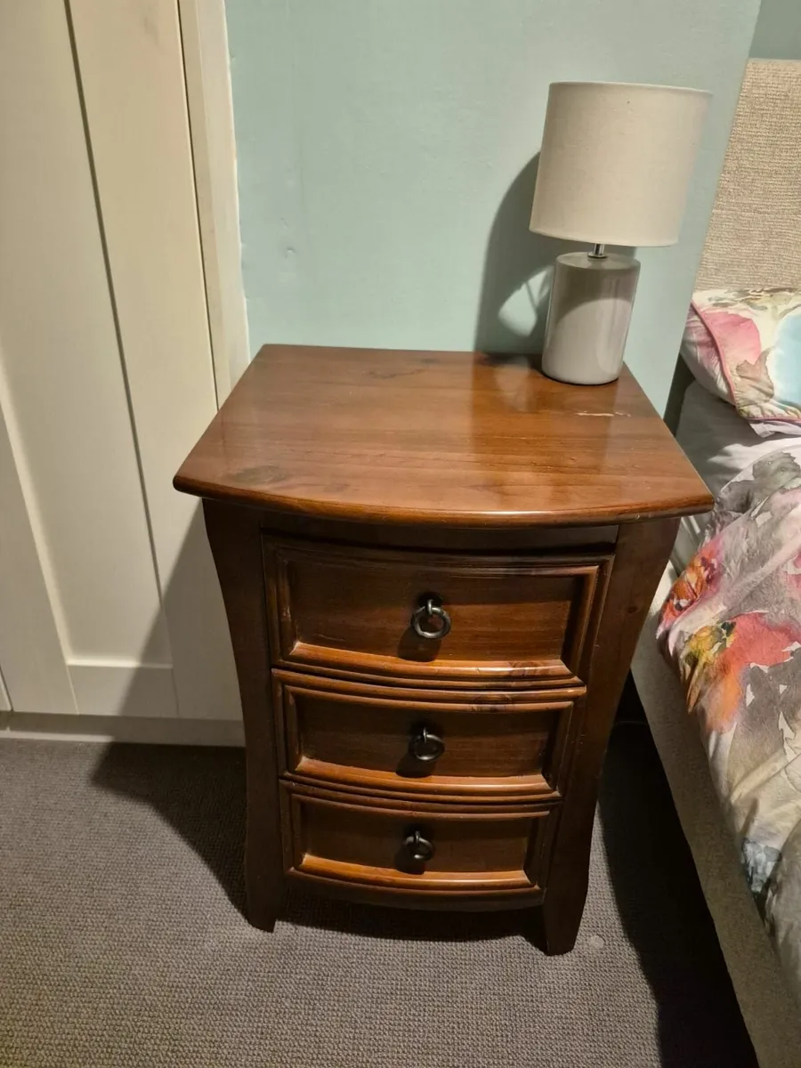 DOUBLE Sleigh bed and bedside lockers - Image 4
