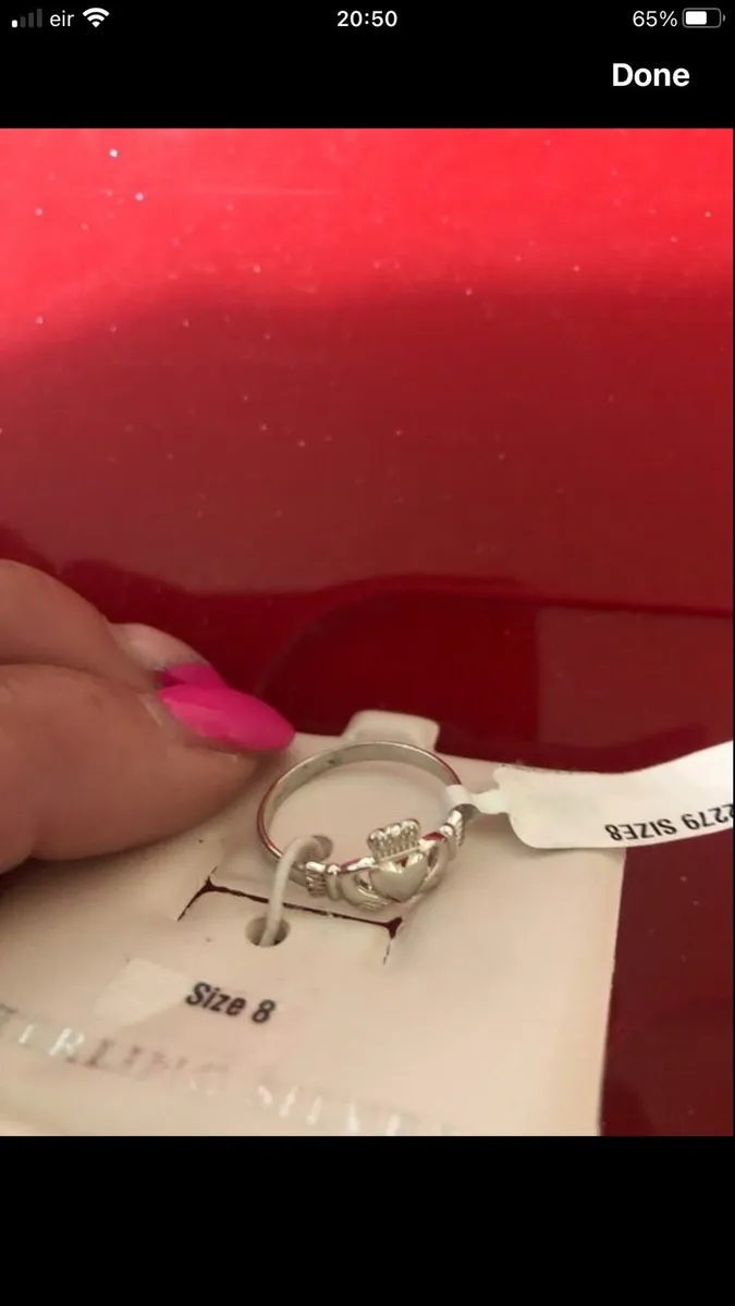 Ladies new claddagh ring size 9 €25 - Image 4