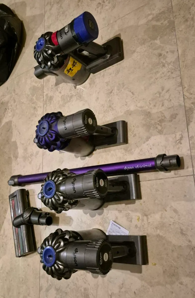 Job lot of CORDLESS DYSON V6 VACUUM WORKING PERFEC - Image 4