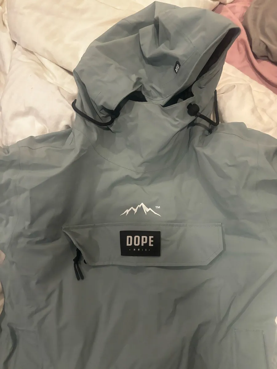 Ski jacket and pants (women) - Image 2