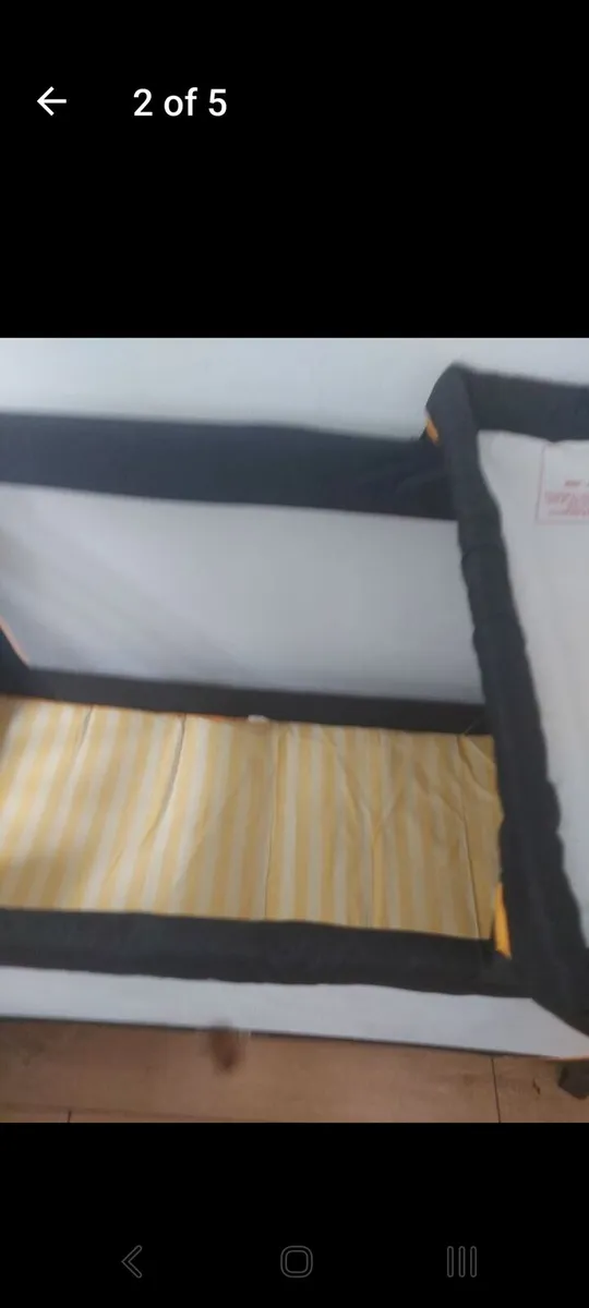 Travel cot with changer - Image 2