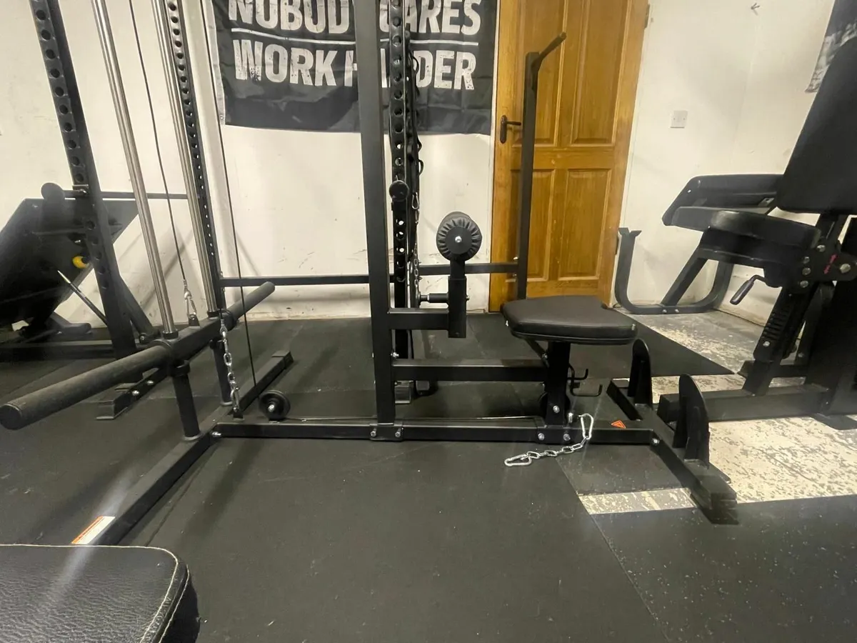 lat pulldown machine plate loaded - Image 3